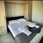 Exotic Luxury Nikiána